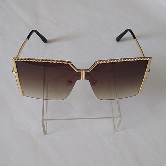 Accessories - ✨"Sassy -N- Classy" fashion glasses✨